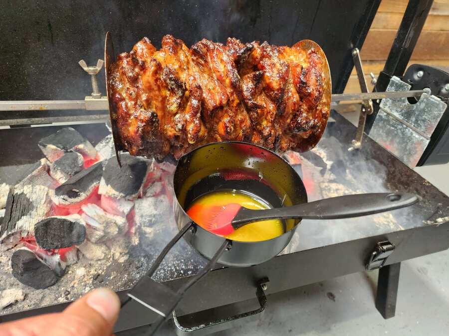 This photo shows a Silicone Basting Brush and a Bowl