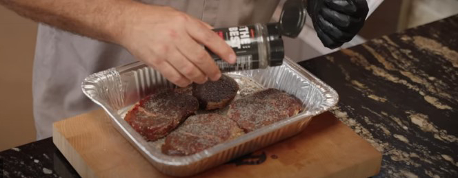 This Photo show how to marinade a Budget Steak