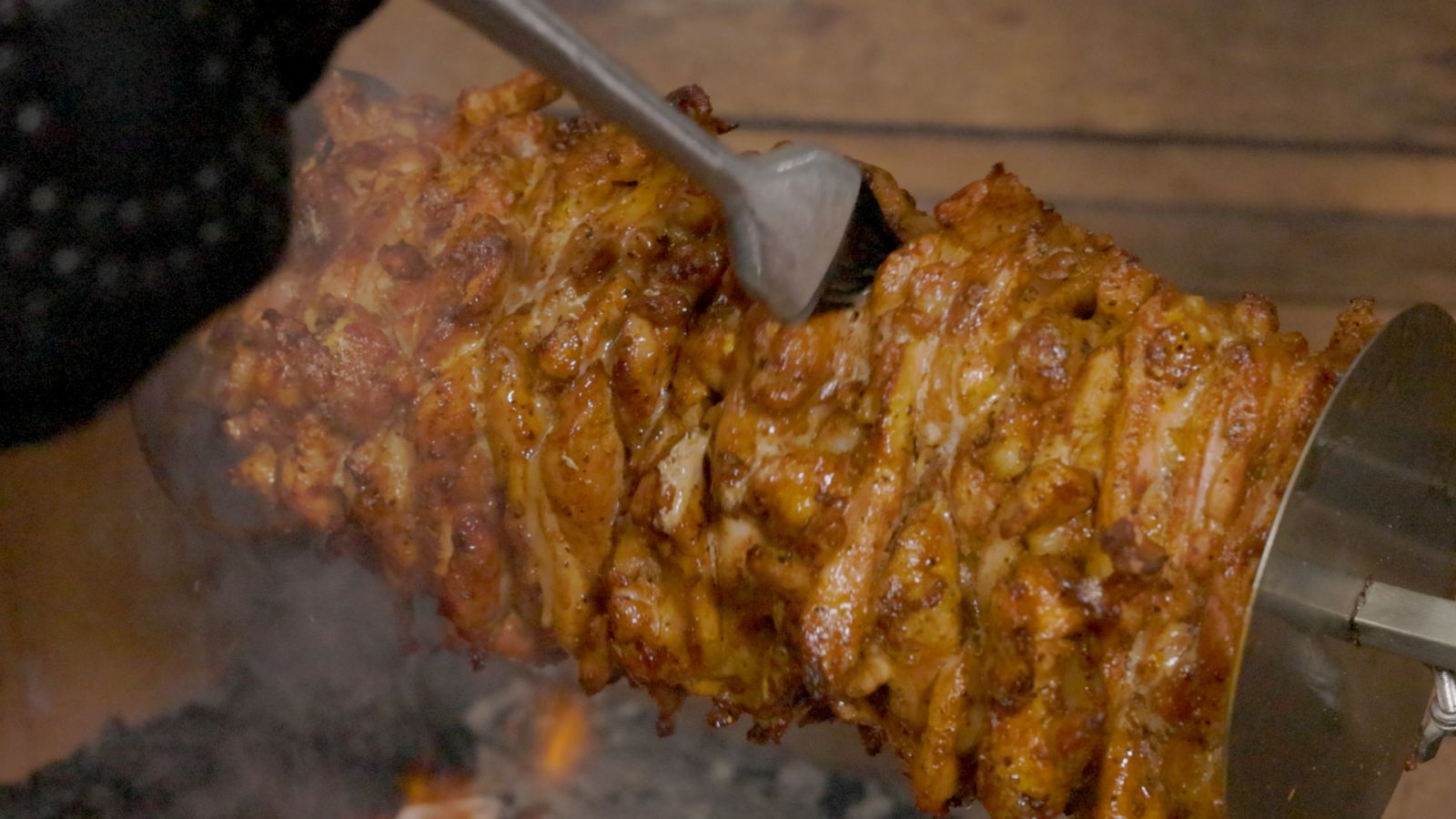 This_image_shows_basting_chicken_gyro