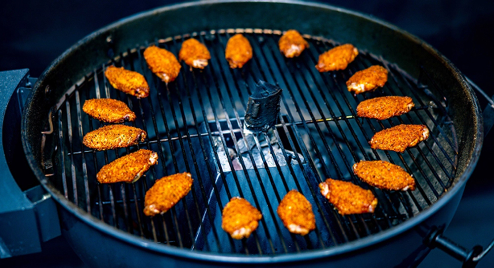 This_image_shows_crispy_chicken_wings_cooked_on_SNS_Kettle_bbq