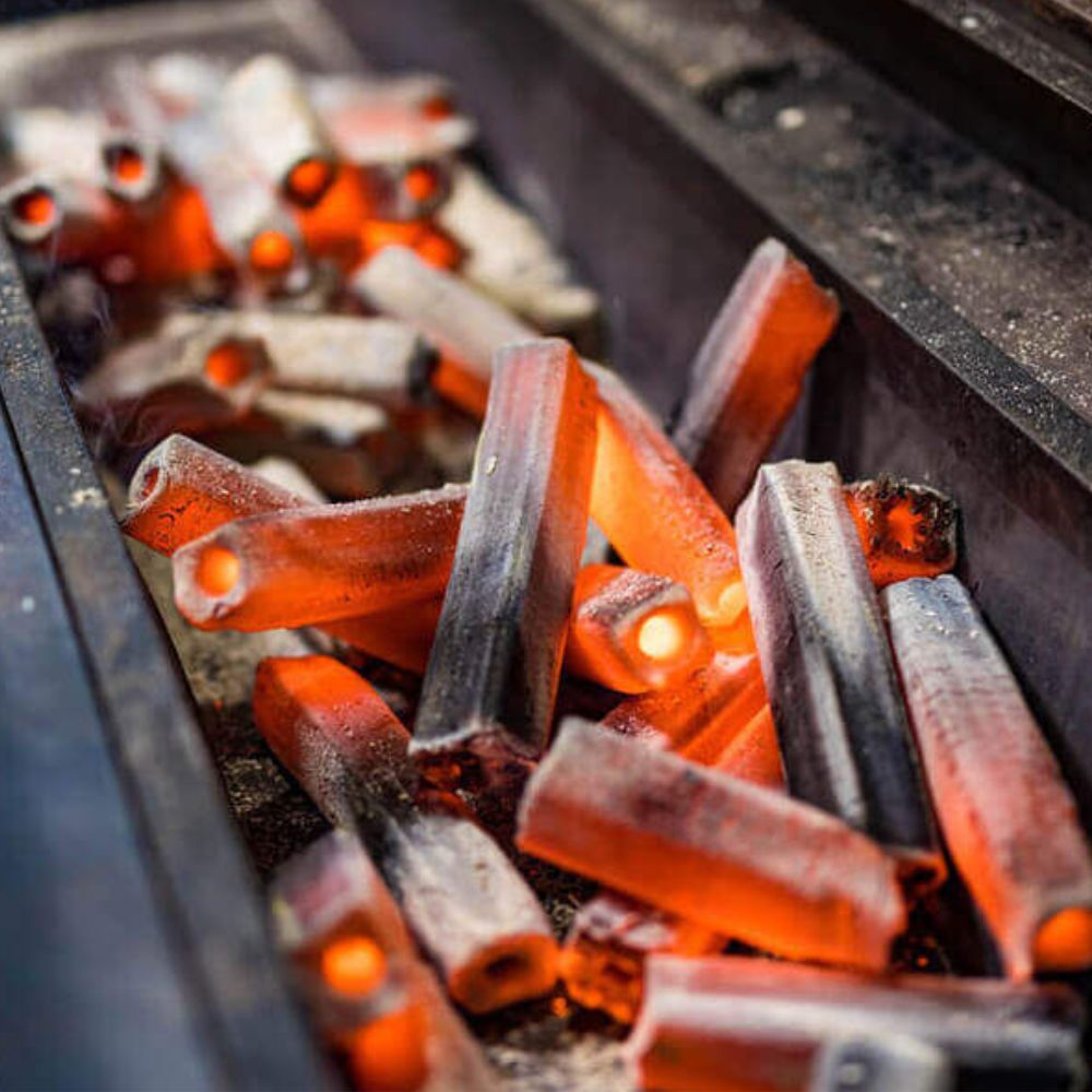 This_image_shows_Lit_Hotrods