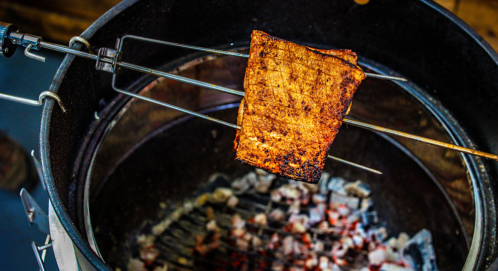 This_image_shows_Crispy_pork_belly_with_Golden Crackle