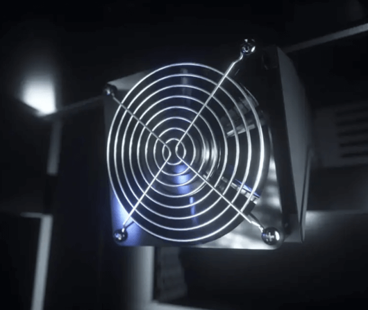 This_image_shows_the_built_in_fan_in_the_masterbuilt_smoker