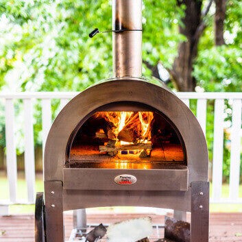 This_image_shows_a_wood_fired_pizza_oven