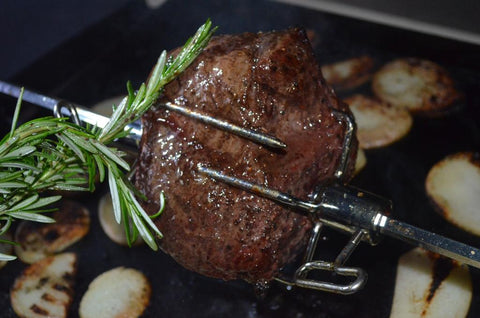 This_a_picture_of_a_roast_beef_cooked_to_perfection_on_a_spit_kit
