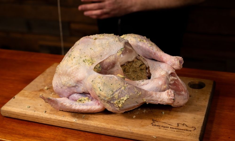  Place your stuffing inside the cavity of the turkey