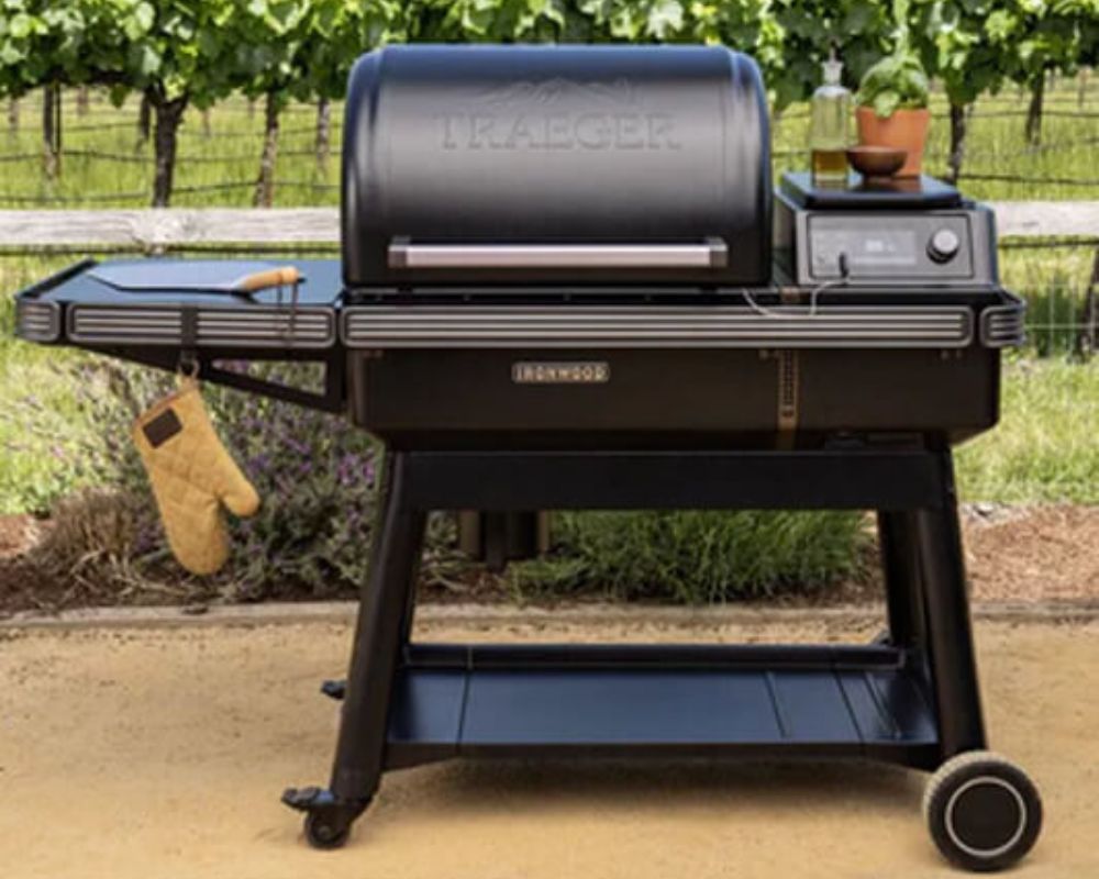 Ironwood Pellet Grill by Traeger