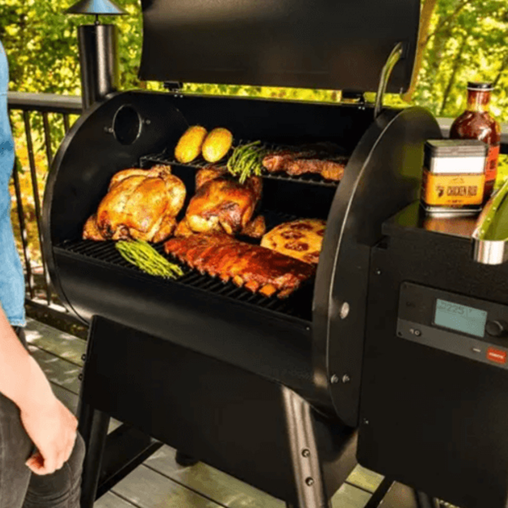 This_image_shows_Traeger_Pro_Series_575_Pellet_Grill