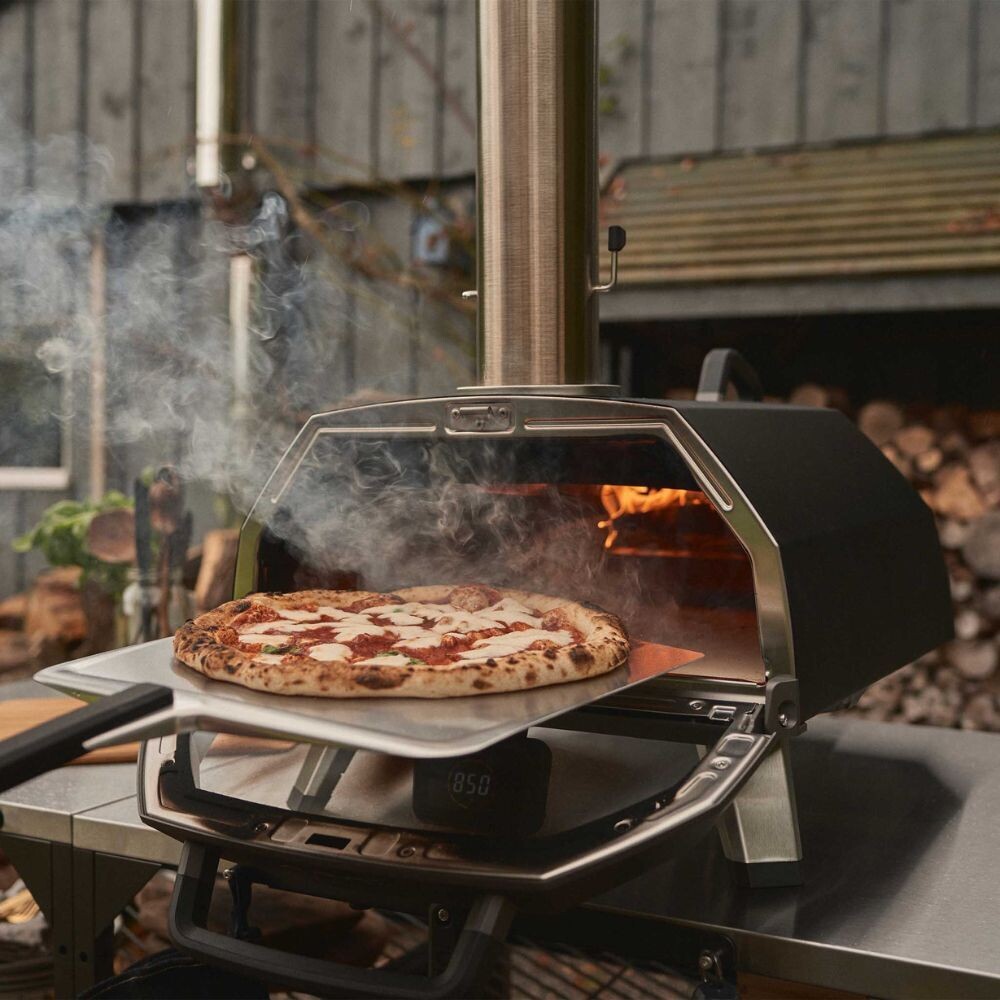 ooni pizza oven cooking a pizza 