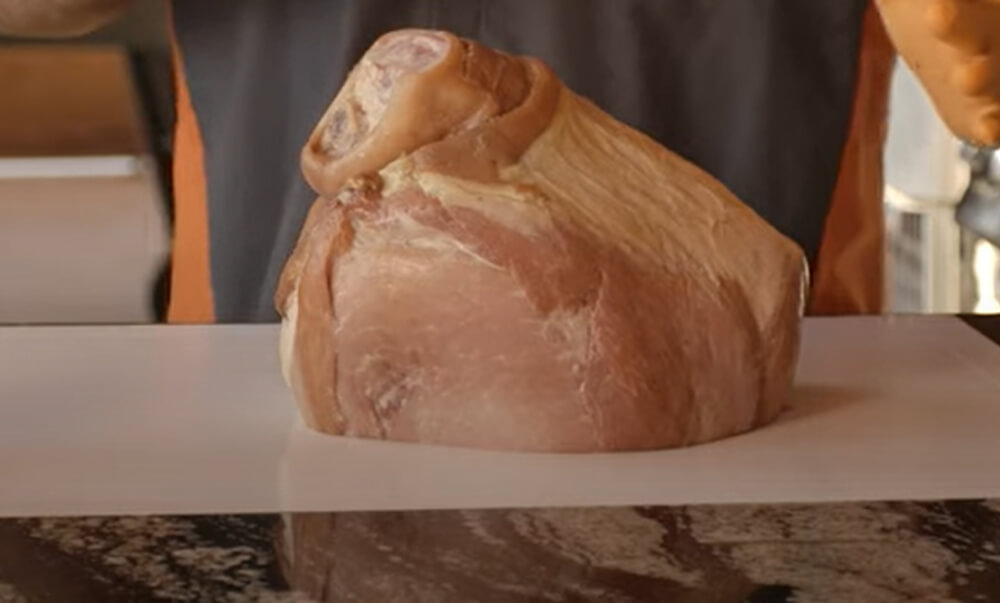 This image shows unseasoned Holiday Ham