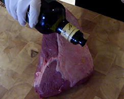 This photo shows how to coat the Meat with Olive Oil