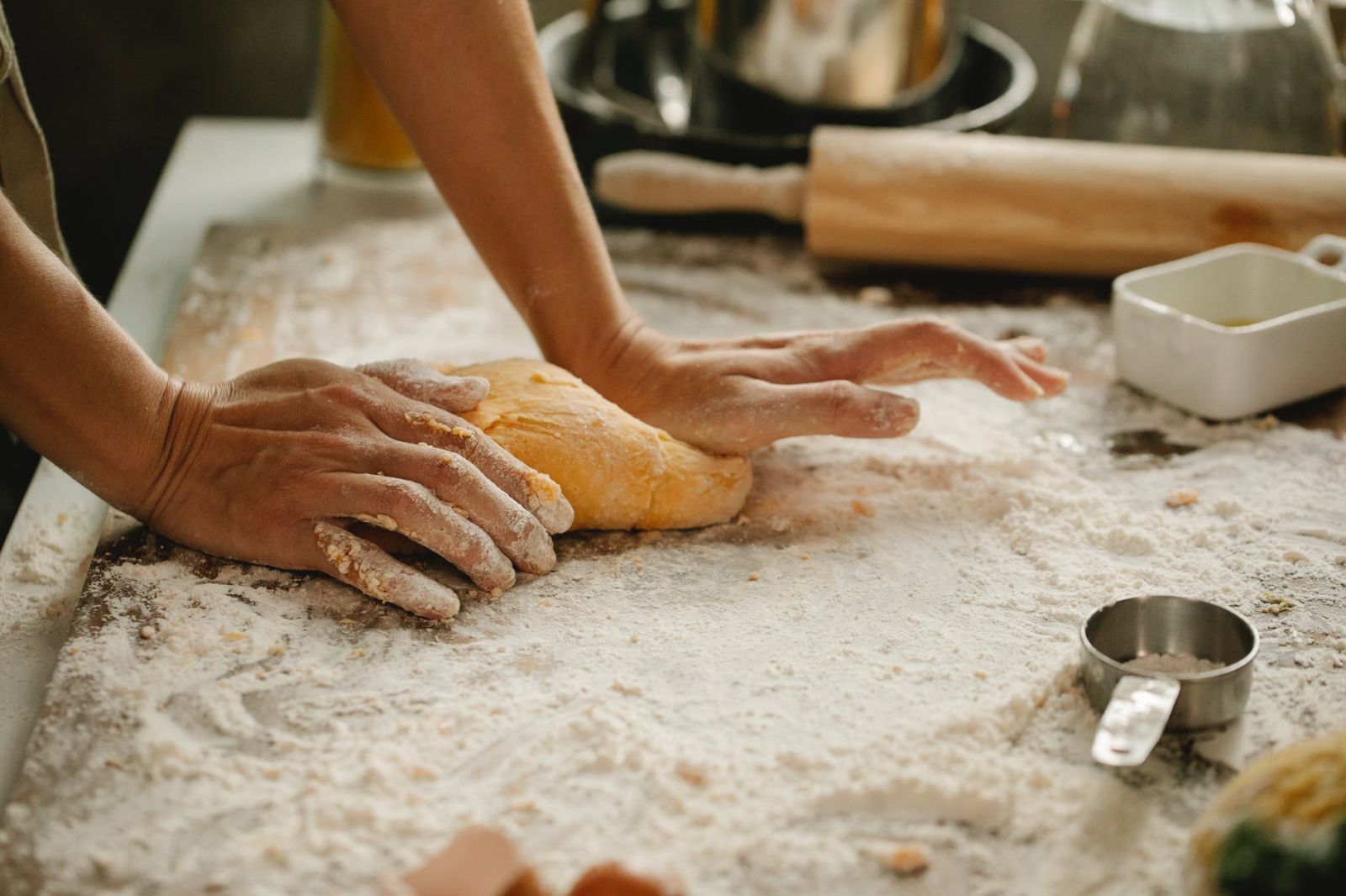 Making_dough_to_cook_for_pizza_oven (Photo by Klaus Nielsen from Pexels)