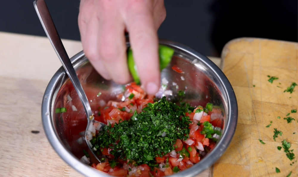 This_image_shows_pico_de_gallo
